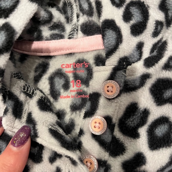 Leopard print Carters fleece & legging set, size 18 months. - Picture 2 of 4